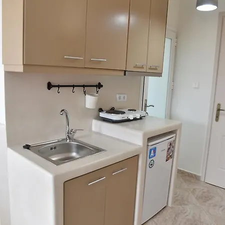 Kyma And * Asproválta